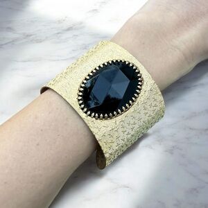 Vintage Tara Fifth Avenue Gold Tone Wide Cuff Bracelet Black Faceted Gem